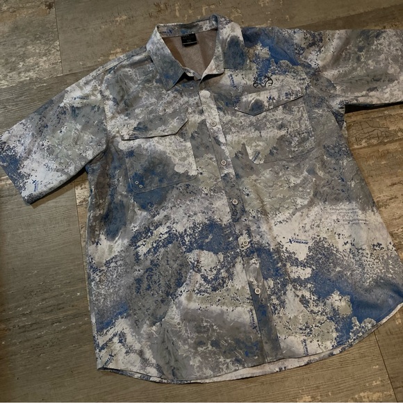 Real Tree Camouflage Casual Athletic Button Up Short Sleeve - Picture 2 of 4